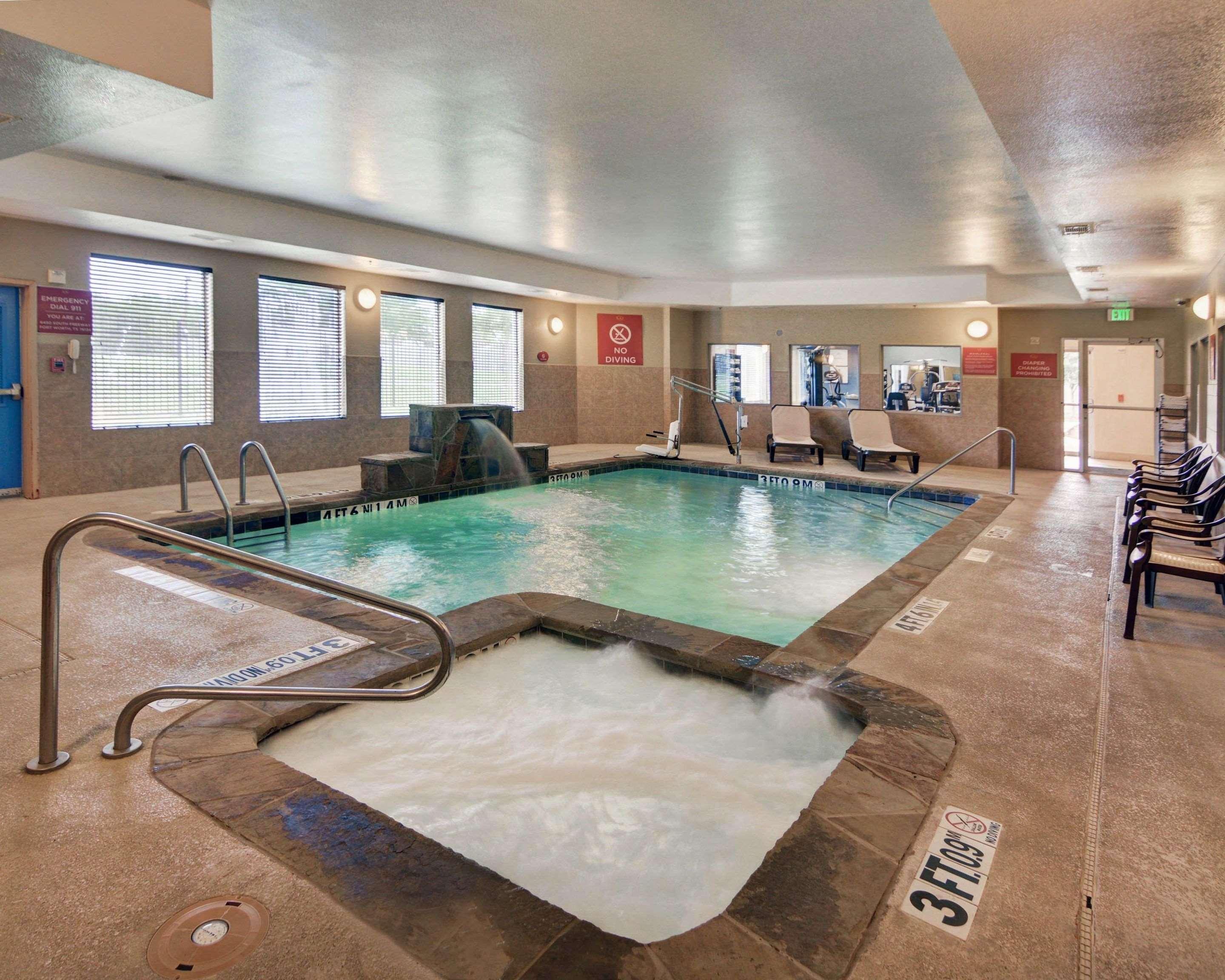 Comfort Suites Fort Worth South Buitenkant foto